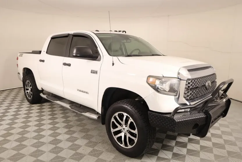 2018 Toyota Tundra SR5 photo 1