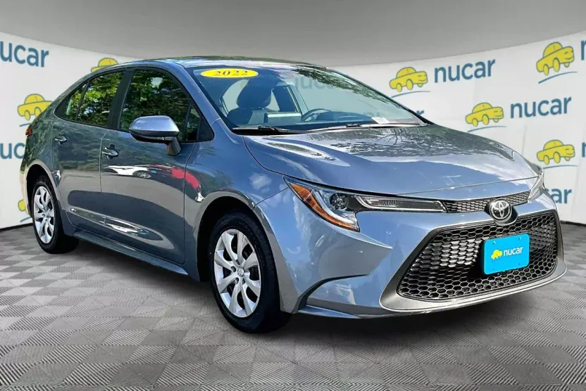 2022 Toyota Corolla LE photo 1