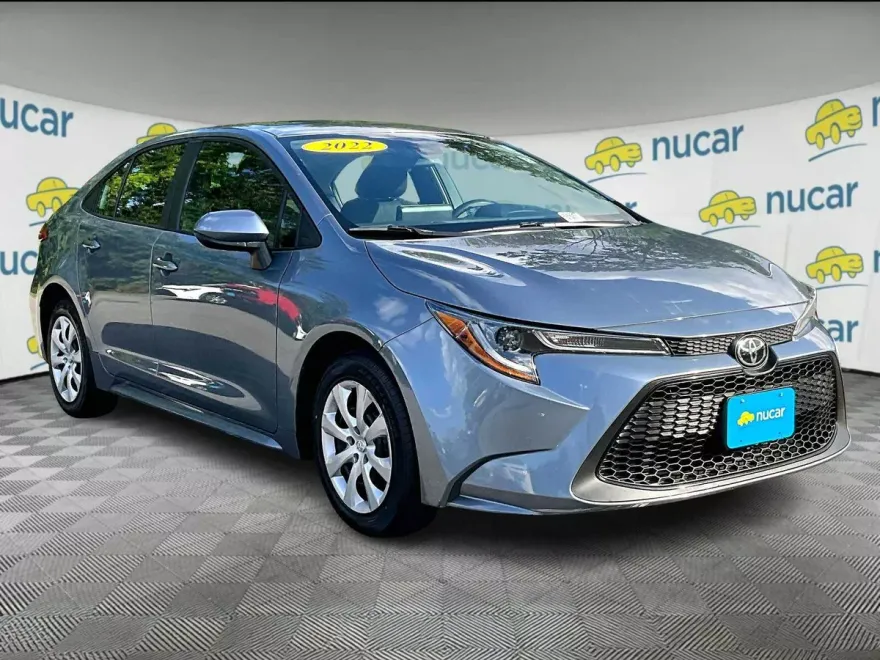 2022 Toyota Corolla LE photo 1