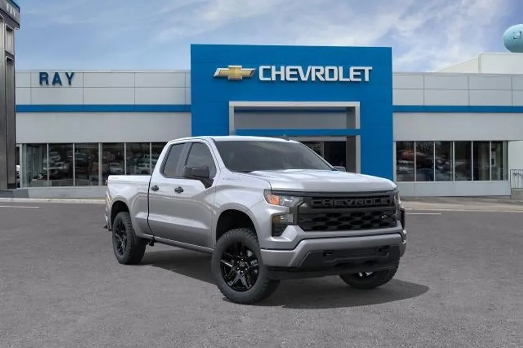 2026 Chevrolet Silverado 1500 Custom photo 1