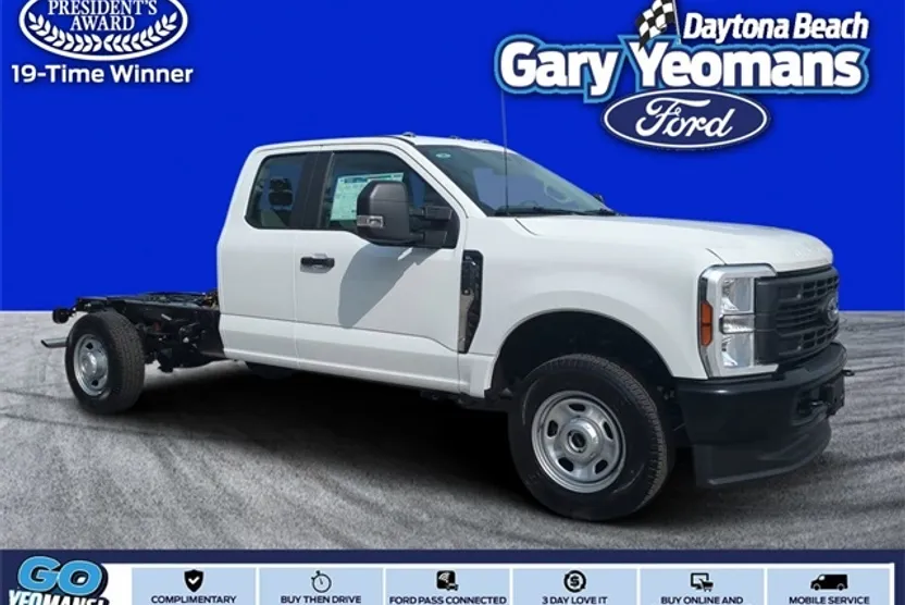 2025 Ford F-350 XL photo 1