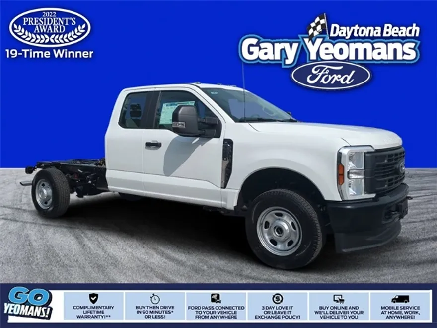 2025 Ford F-350 XL photo 1