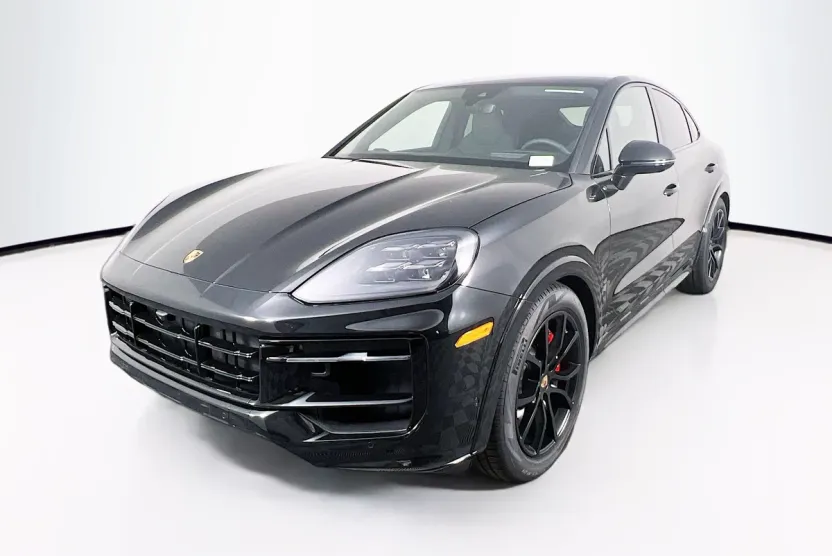 2025 Porsche Cayenne GTS Coupe photo 1