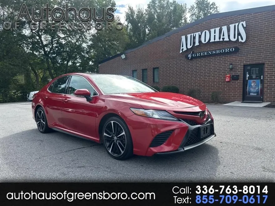 2019 Toyota Camry XSE photo 1