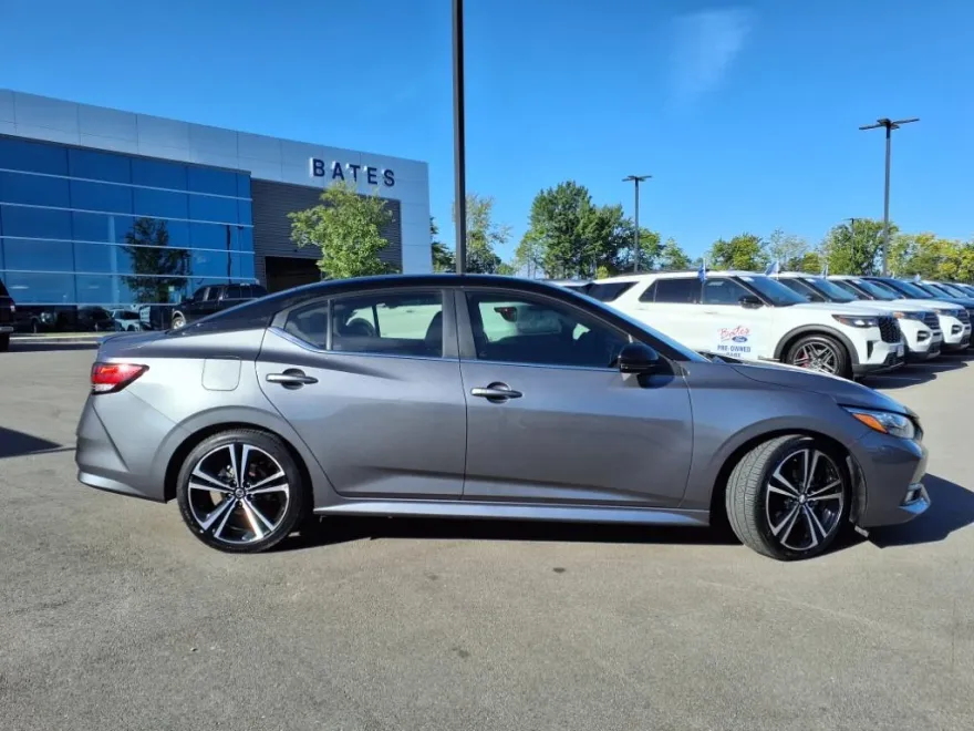 2020 Nissan Sentra SR photo 1