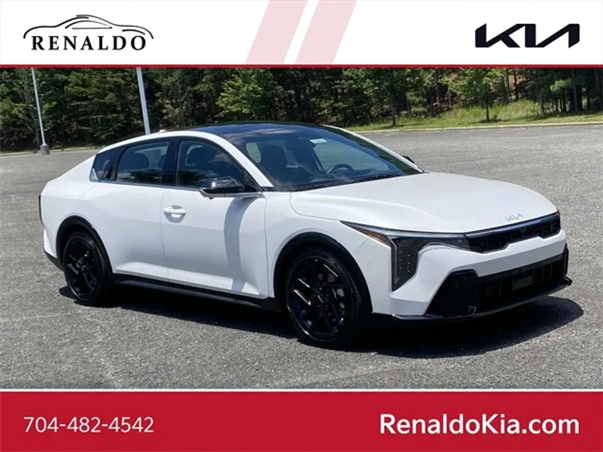 2025 Kia K4 GT-Line Turbo photo 1