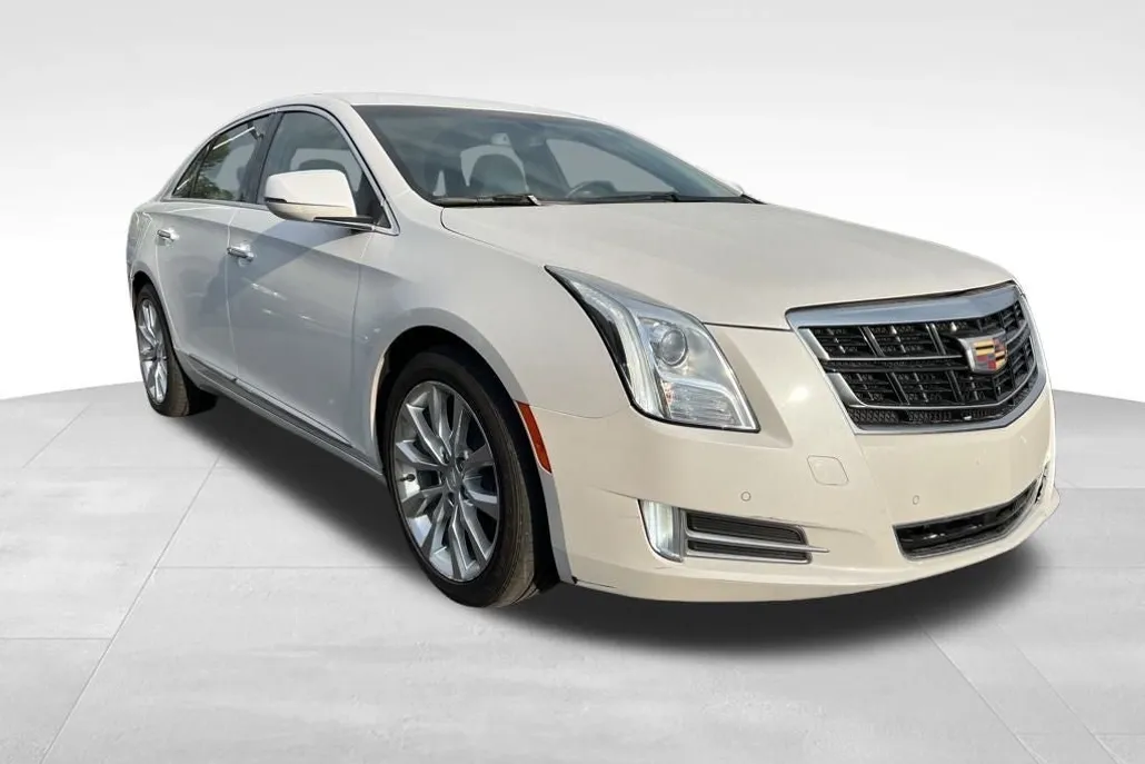 2017 Cadillac XTS Luxury photo 1