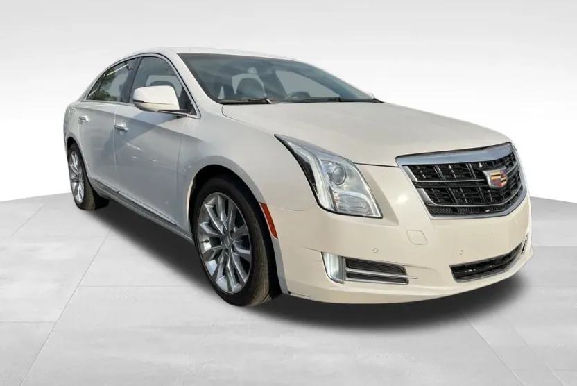 2017 Cadillac XTS Luxury photo 1