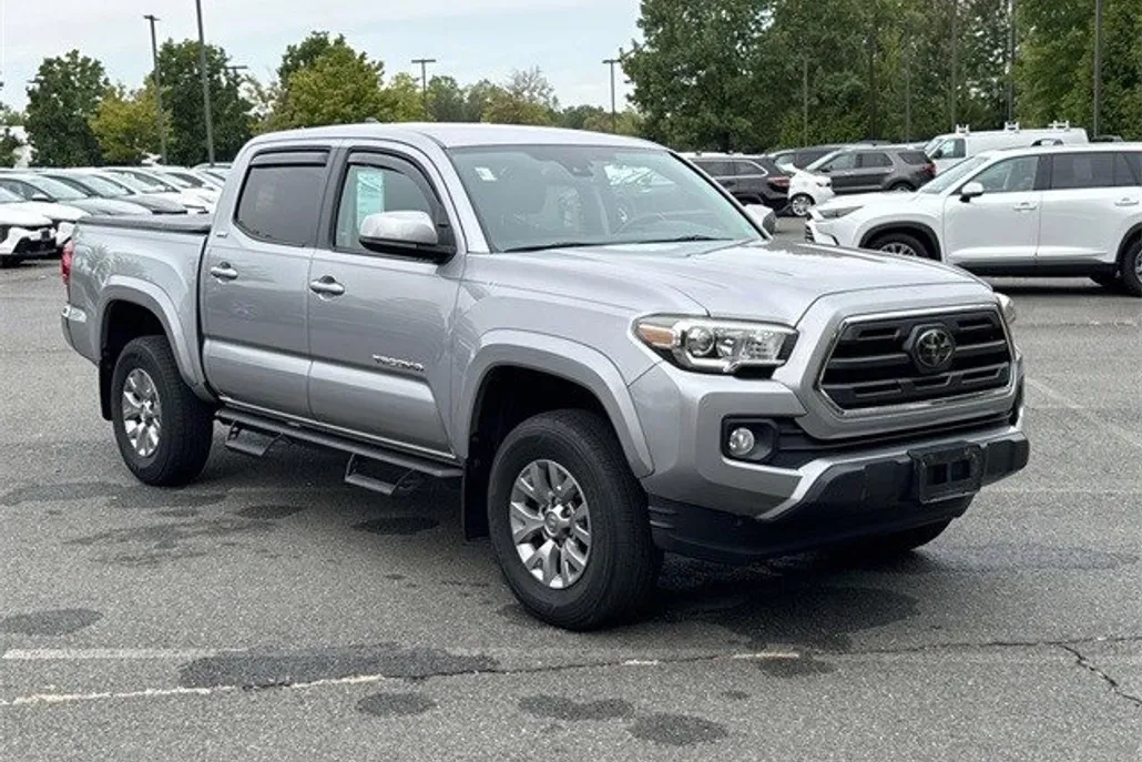2018 Toyota Tacoma SR5 V6 photo 1