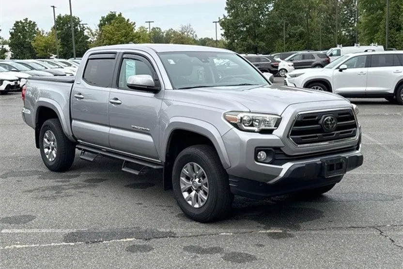 2018 Toyota Tacoma SR5 V6 photo 1