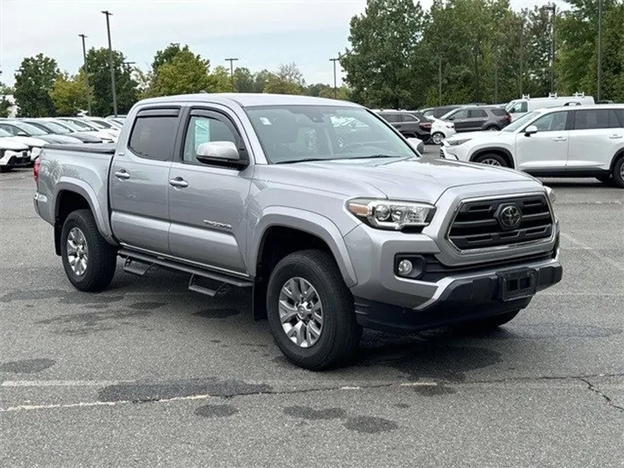 2018 Toyota Tacoma SR5 V6 photo 1