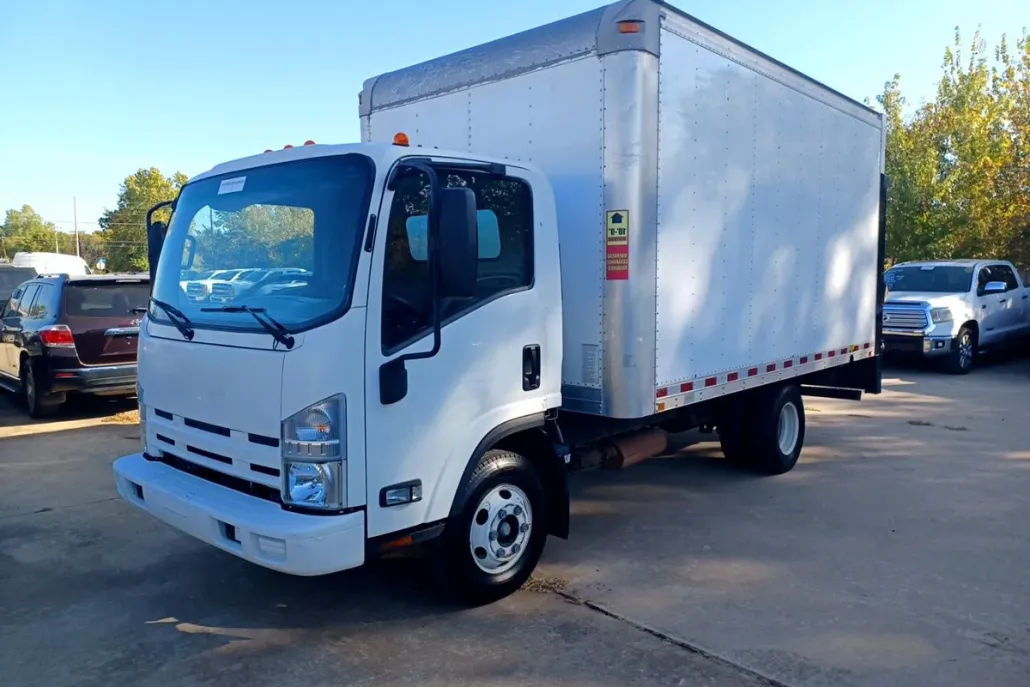 2015 Isuzu NPR photo 1