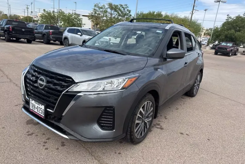 2024 Nissan Kicks SV photo 1