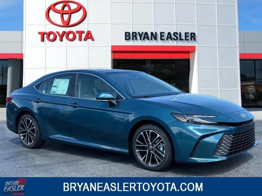 2025 Toyota Camry XLE photo 1