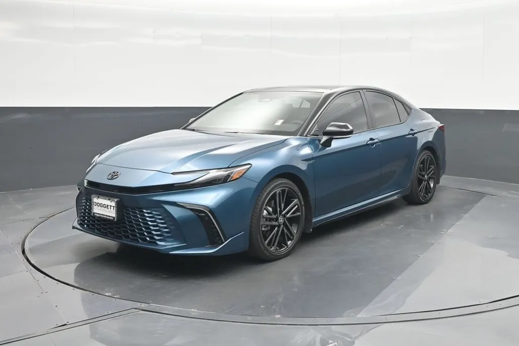 2025 Toyota Camry XSE photo 1