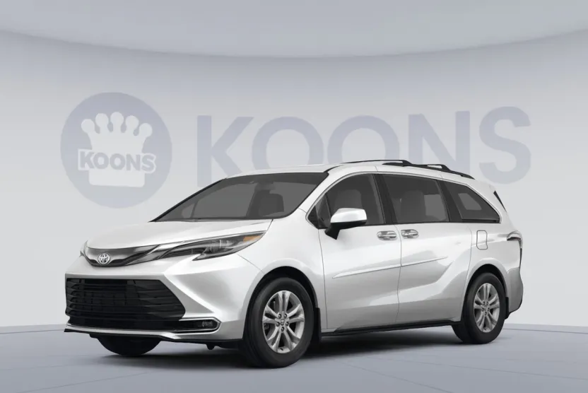 2023 Toyota Sienna XLE photo 1