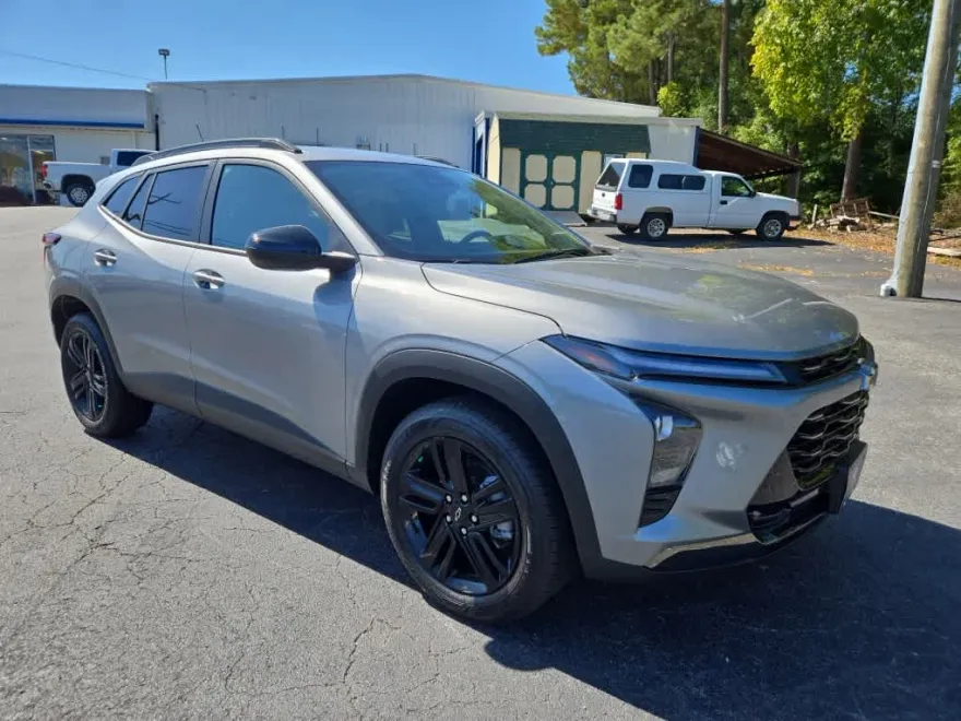 2025 Chevrolet Trax ACTIV photo 1