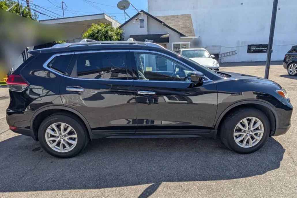 2020 Nissan Rogue S photo 1