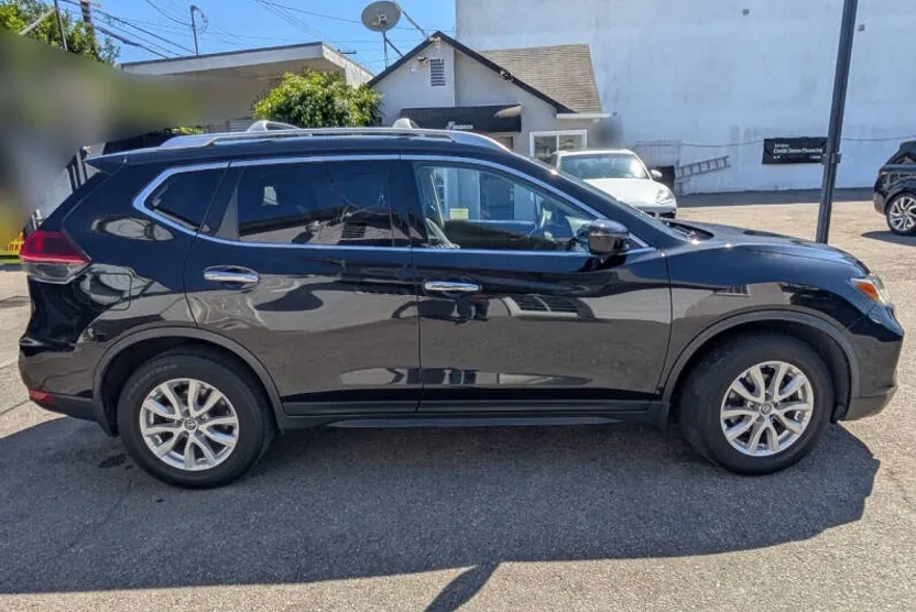 2020 Nissan Rogue S photo 1