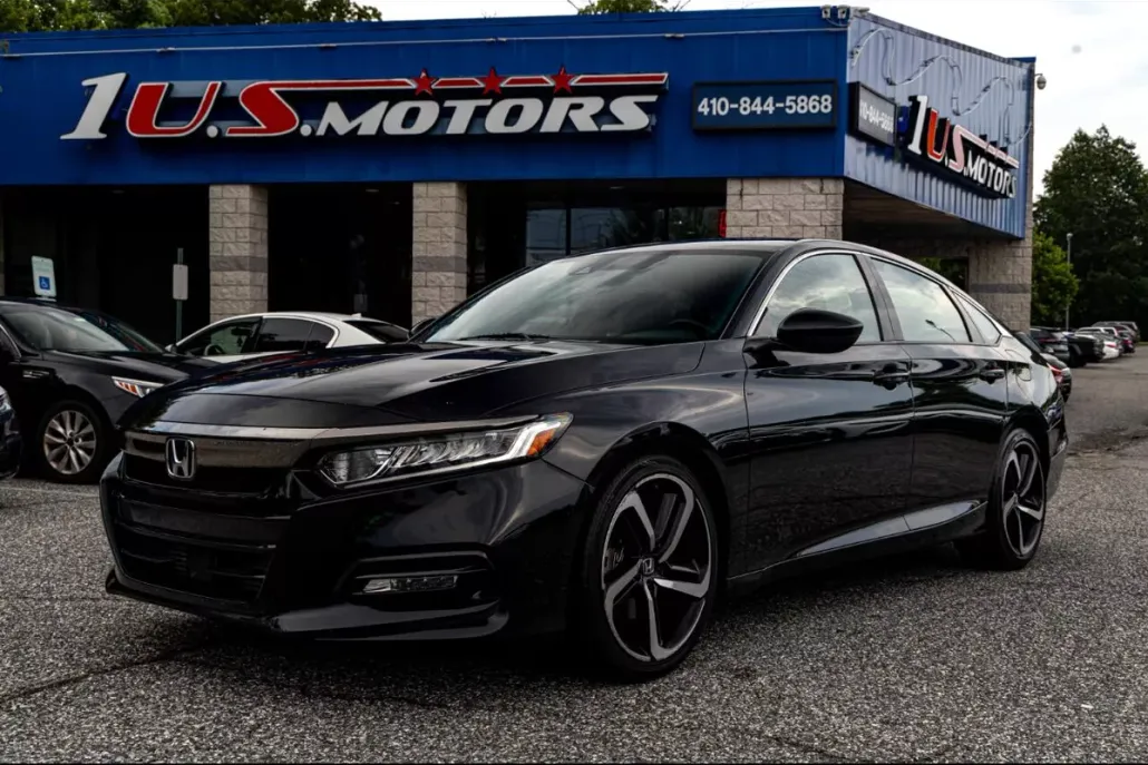 2018 Honda Accord Sport 2.0T photo 1