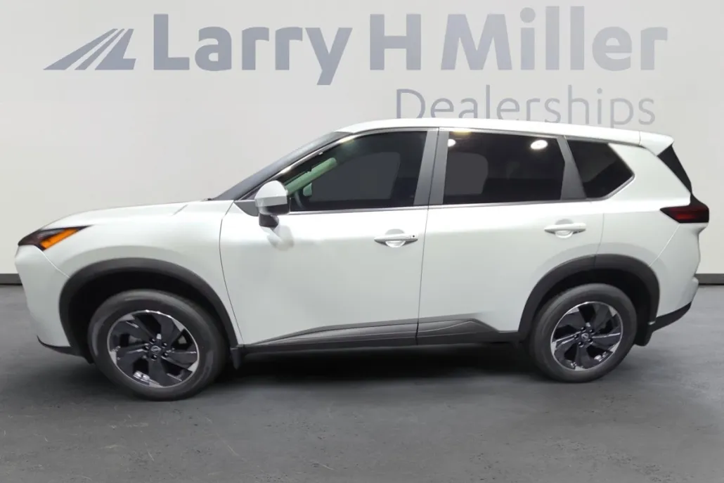 2026 Nissan Rogue SV photo 1