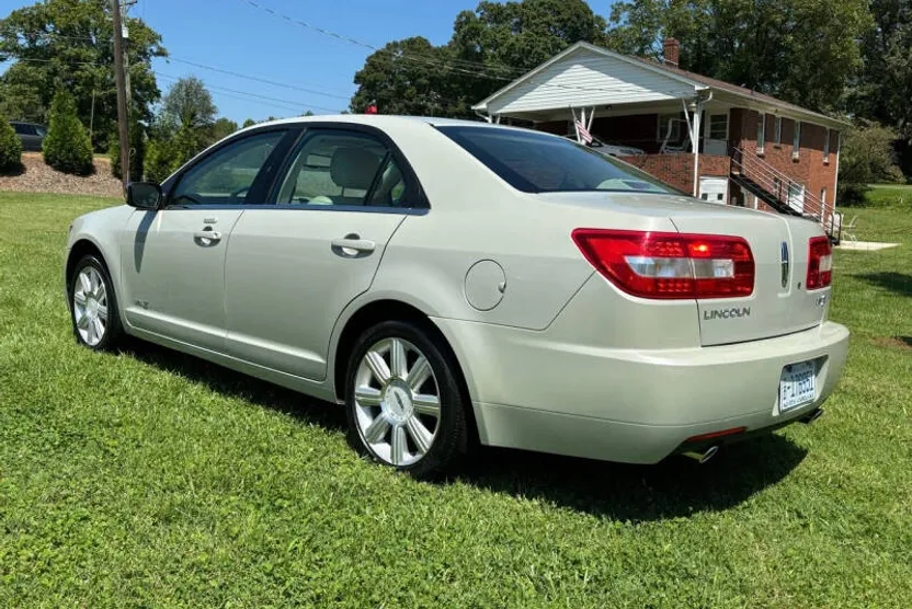 2007 Lincoln MKZ photo 1