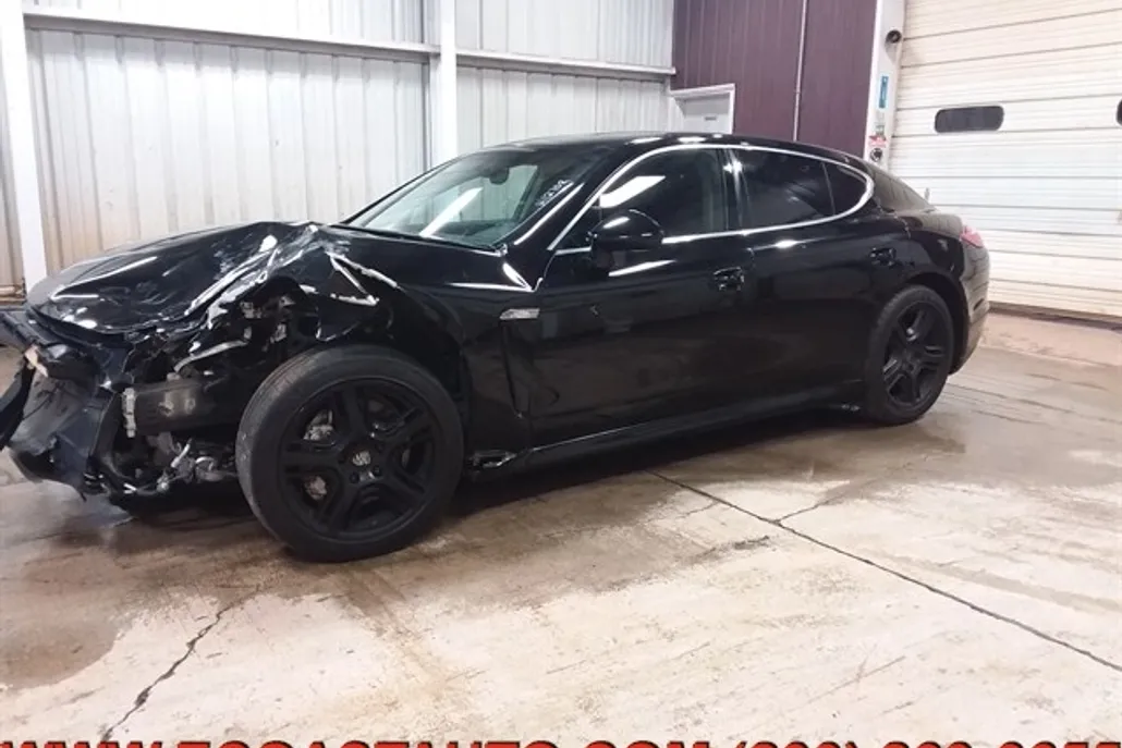 2010 Porsche Panamera S photo 1