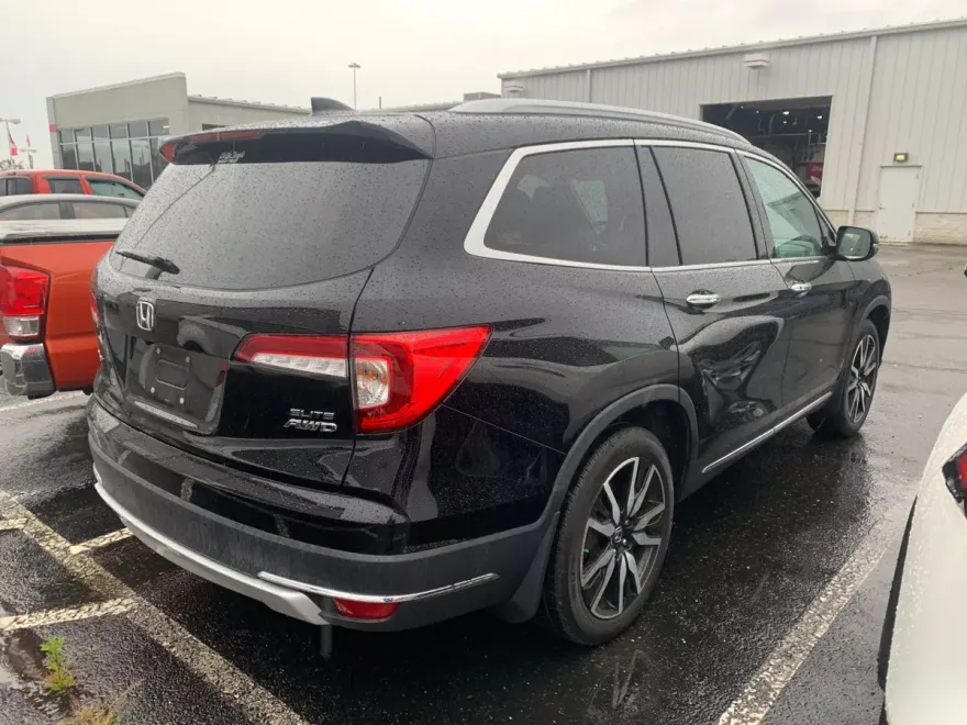 2019 Honda Pilot Elite photo 1