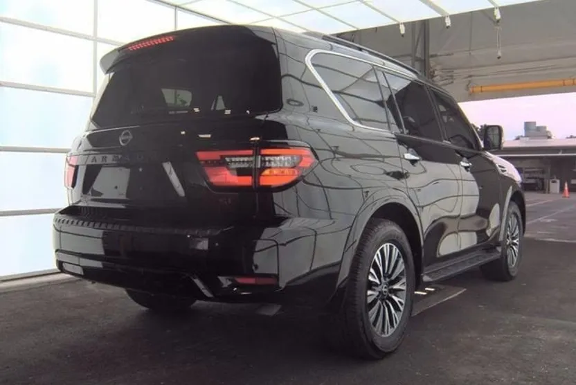 2024 Nissan Armada SL photo 1