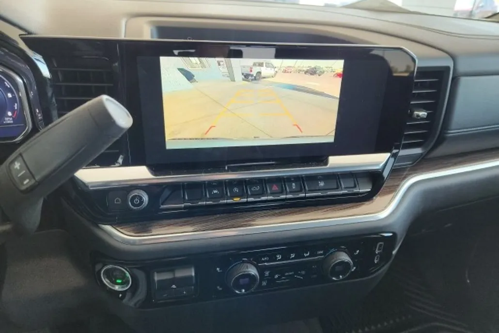 2023 Chevrolet Silverado 1500 LT photo 1