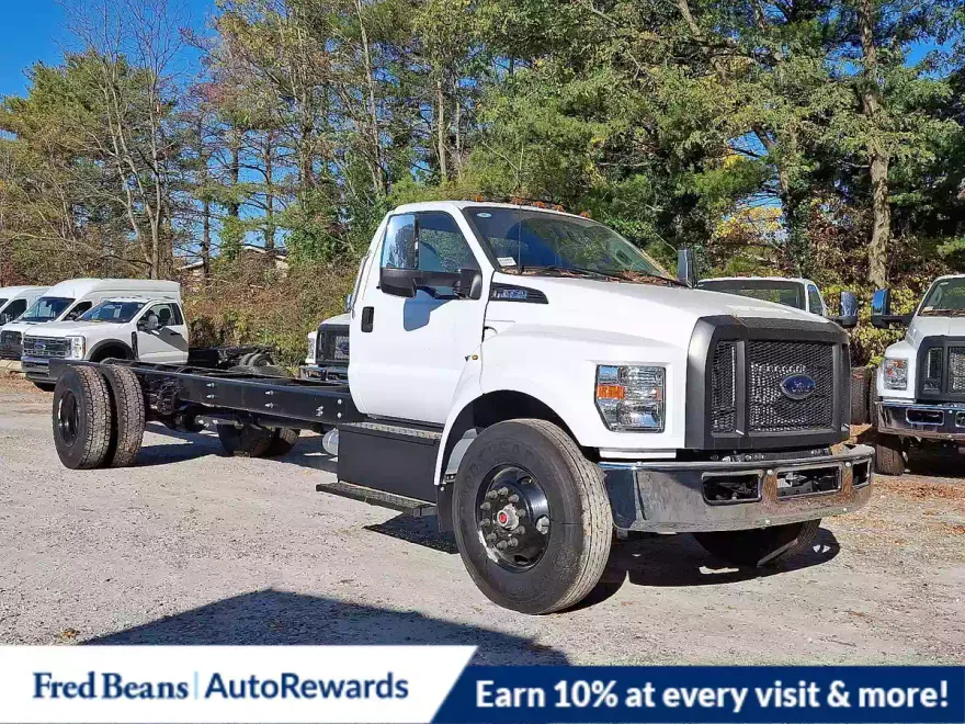 2025 Ford F-650 Base photo 1