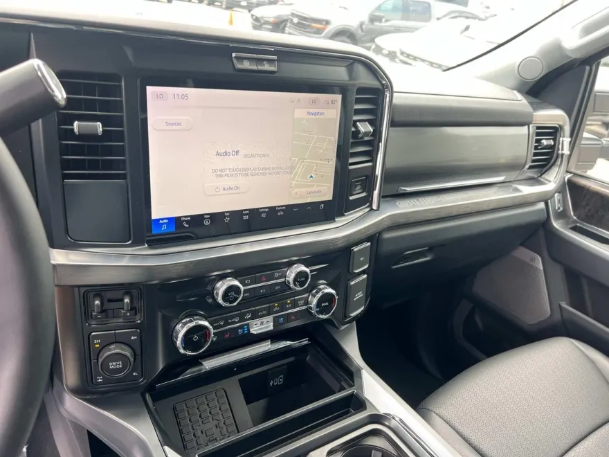 2025 Ford F-250 Lariat photo 20