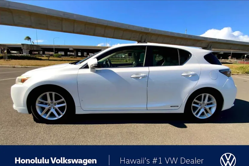 2014 Lexus CT 200h photo 1