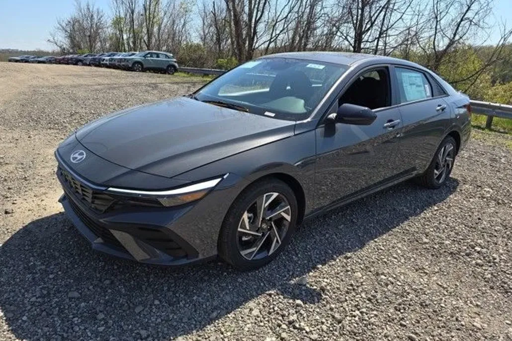 2025 Hyundai Elantra Hybrid SEL Sport photo 1