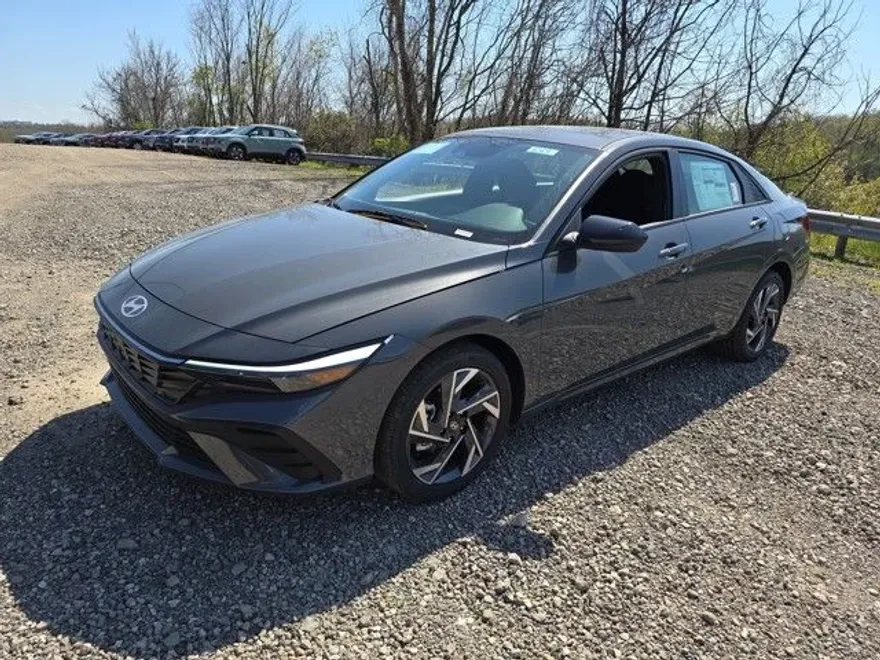 2025 Hyundai Elantra Hybrid SEL Sport photo 1