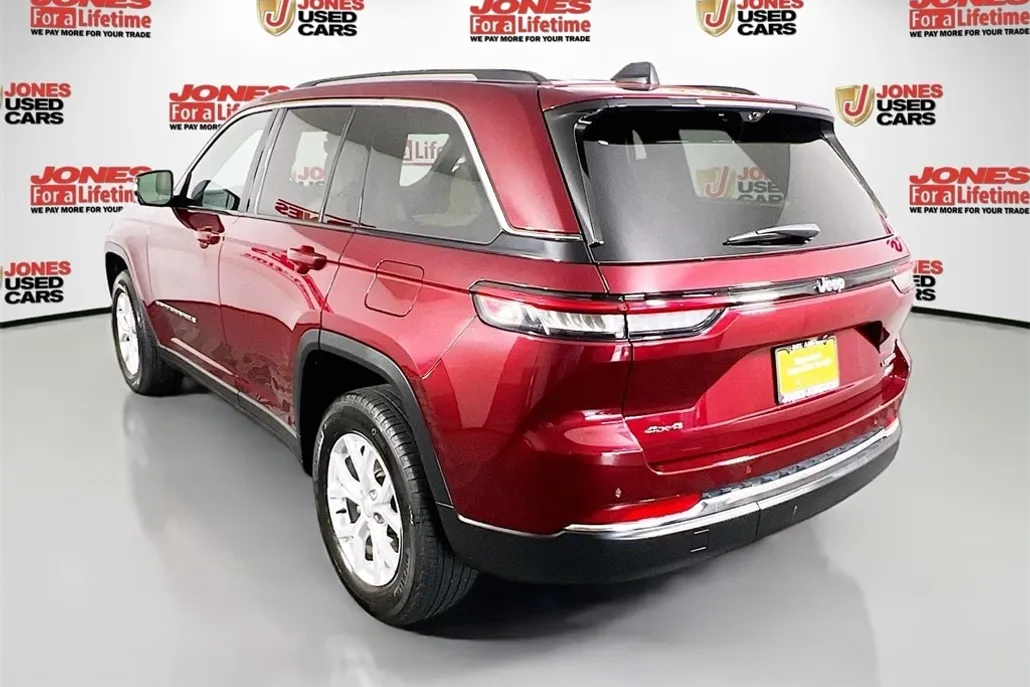 2023 Jeep Grand Cherokee Limited photo 1