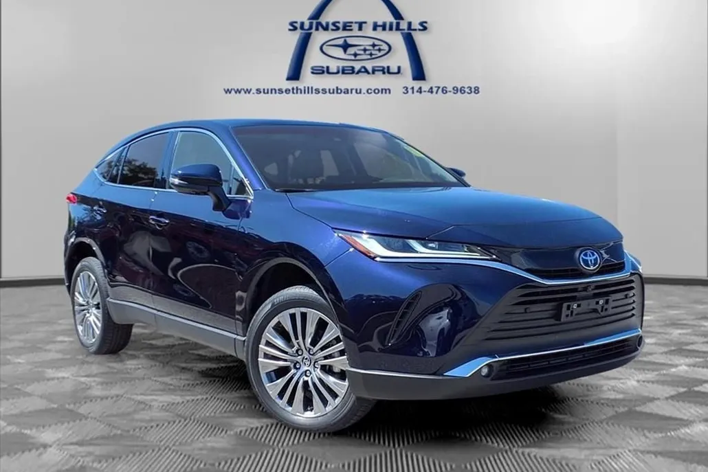 2024 Toyota Venza Limited photo 1
