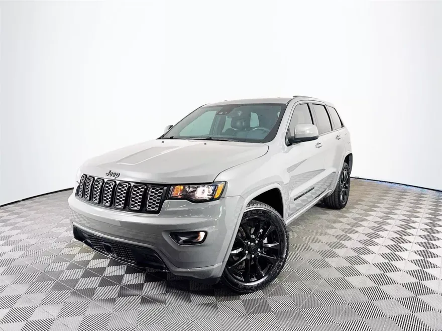 2020 Jeep Grand Cherokee Altitude photo 1