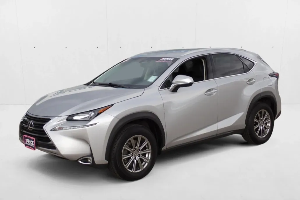 2017 Lexus NX 200t Luxury photo 1