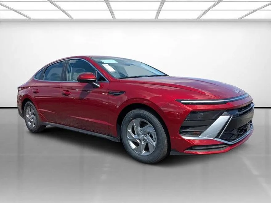 2025 Hyundai Sonata SE photo 1