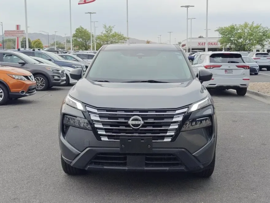 2024 Nissan Rogue S photo 1