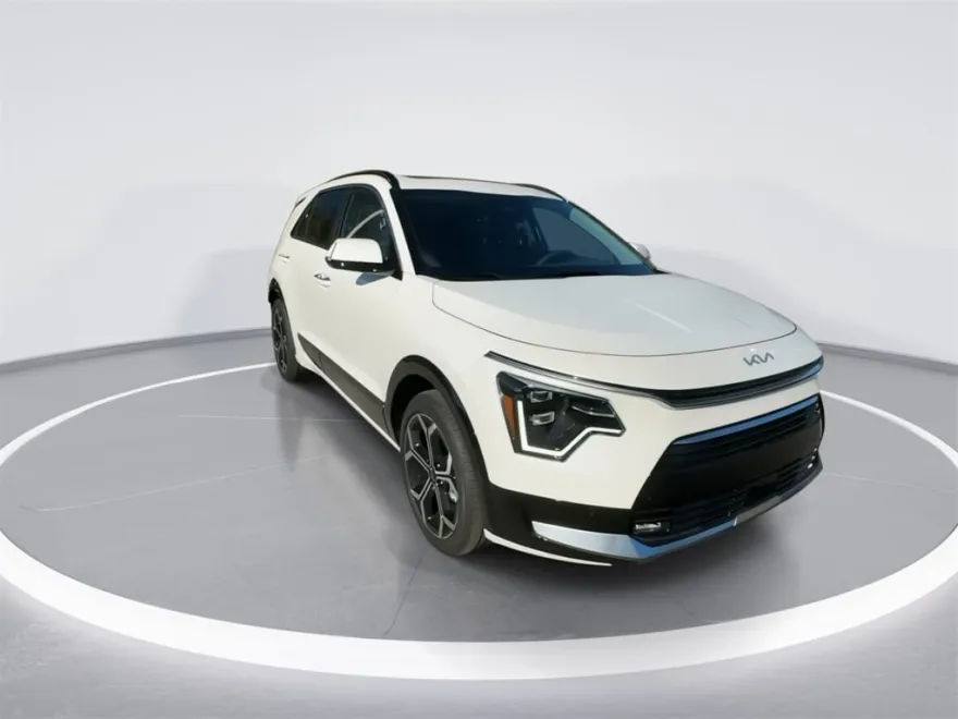 2025 Kia Niro SX Touring photo 1