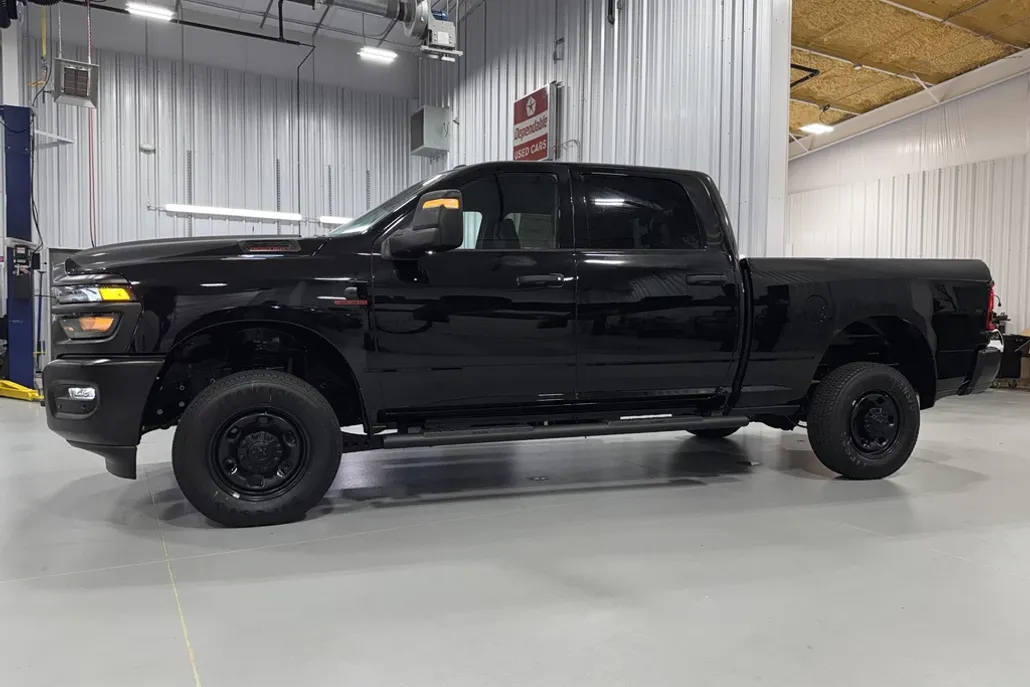 2025 Ram 2500 Tradesman photo 1