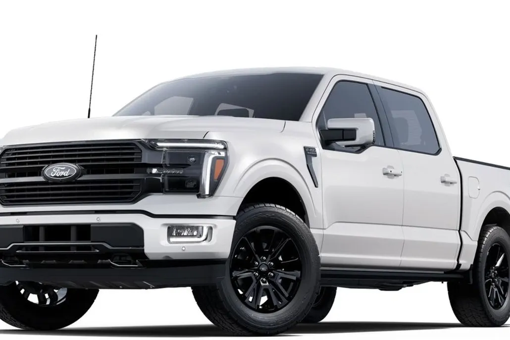 2025 Ford F-150 Platinum photo 1