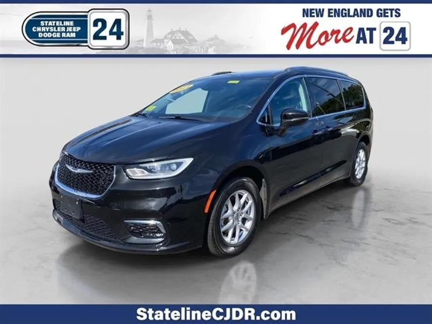 2021 Chrysler Pacifica Touring L photo 1