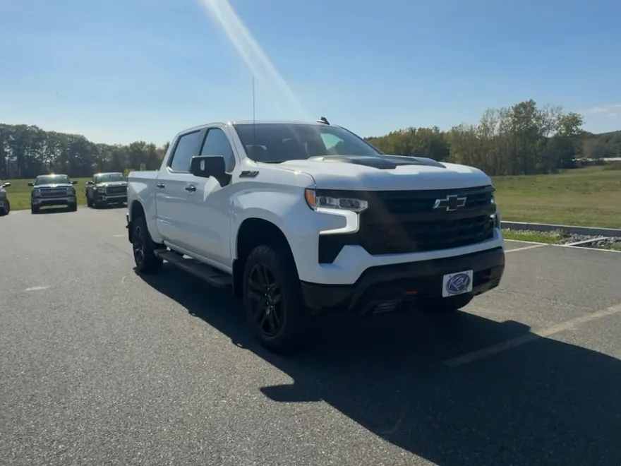 2024 Chevrolet Silverado 1500 LT Trail Boss photo 1