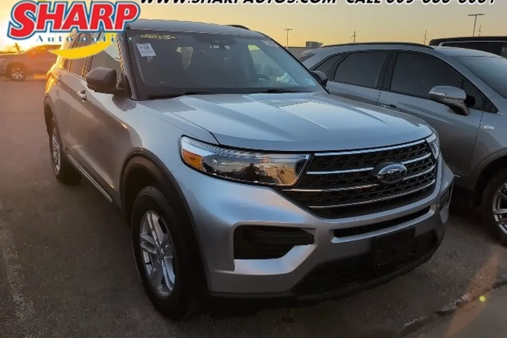 2022 Ford Explorer XLT photo 1