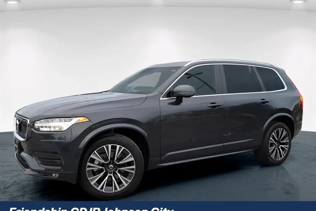 2022 Volvo XC90 T6 Momentum photo 1