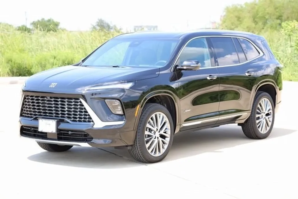 2026 Buick Enclave Avenir photo 1