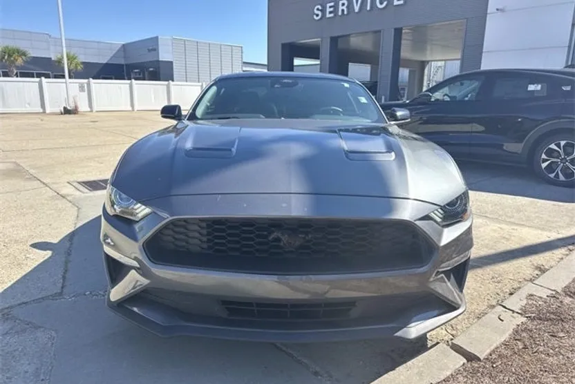 2021 Ford Mustang EcoBoost photo 1